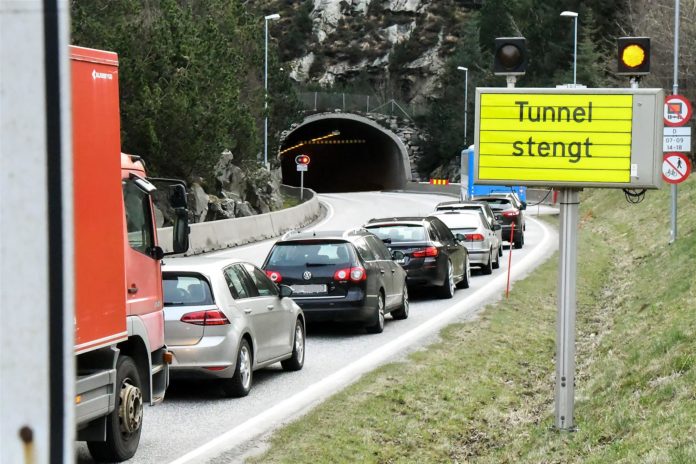 Tunnel stengt, foto Knut Opeide
