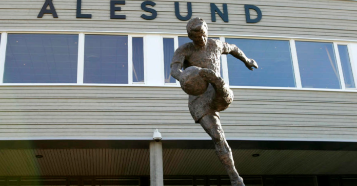 riise-statue